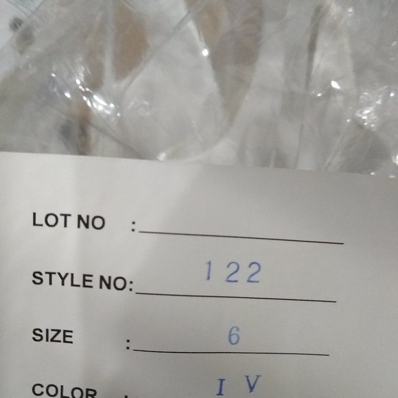 NWT! Bonny 122 Wedding Gown Size 6 - Picture 8 of 8